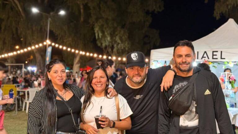 El Paseo de la Ciudad inauguró su edición 2026 con una multitud en la Plaza del Inmigrante
