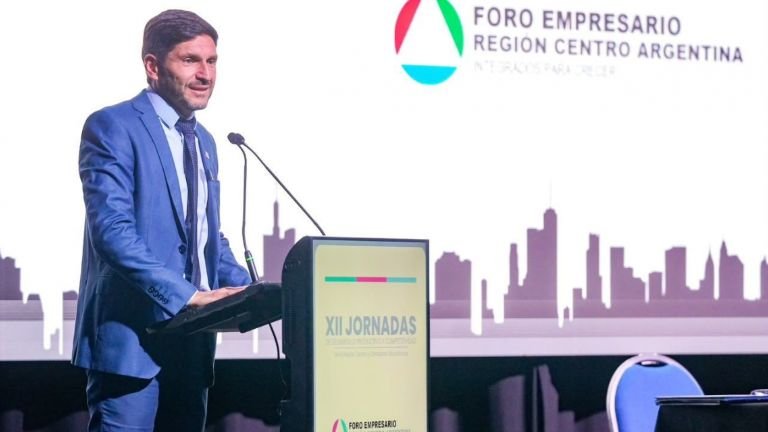 Pullaro defendió la reducción del gasto público y ubicó a Santa Fe entre las provincias con menor planta estatal