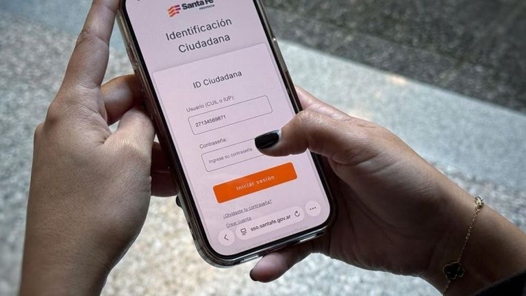 Santa Fe elimina el papel y digitaliza por completo los expedientes de la administración central